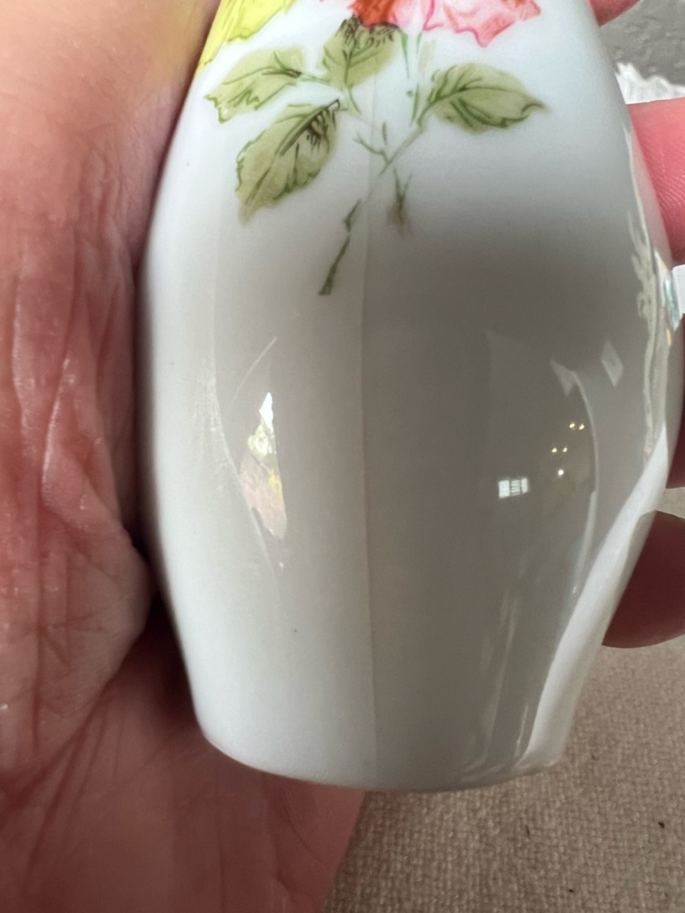 White Floral porcelain Bud Vase with Multicolor Flower Motif - Picture 6 of 9